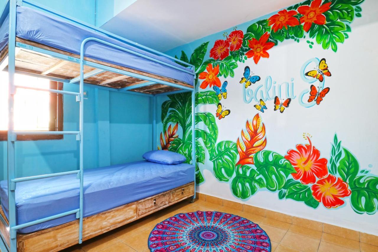 Balini 9 Hostel Denpasar Exteriér fotografie
