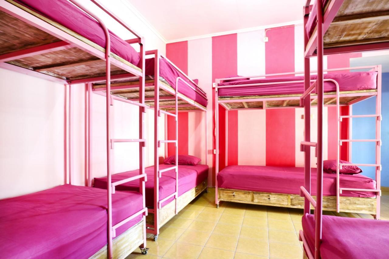 Balini 9 Hostel Denpasar Exteriér fotografie